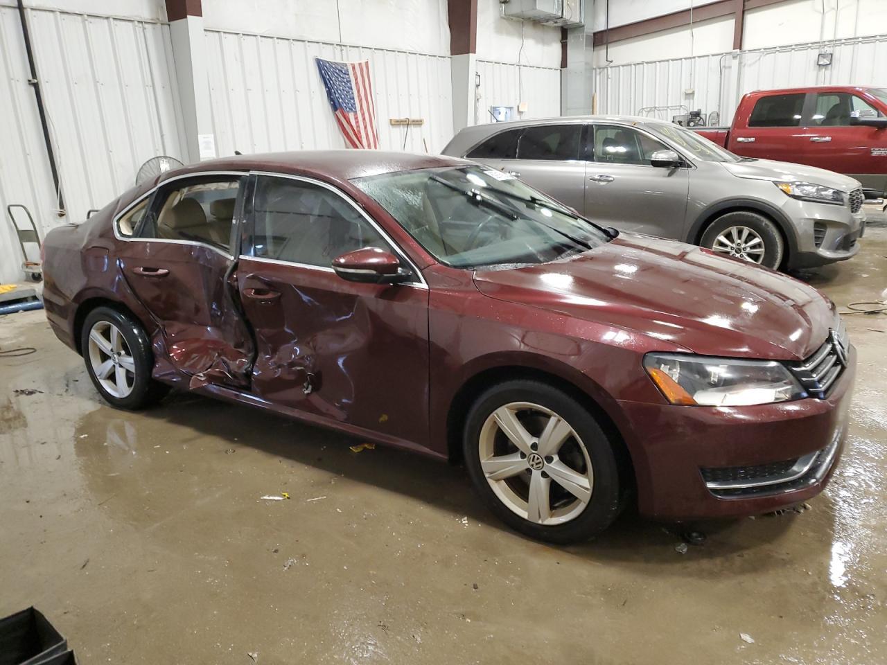 2012 VOLKSWAGEN Passat