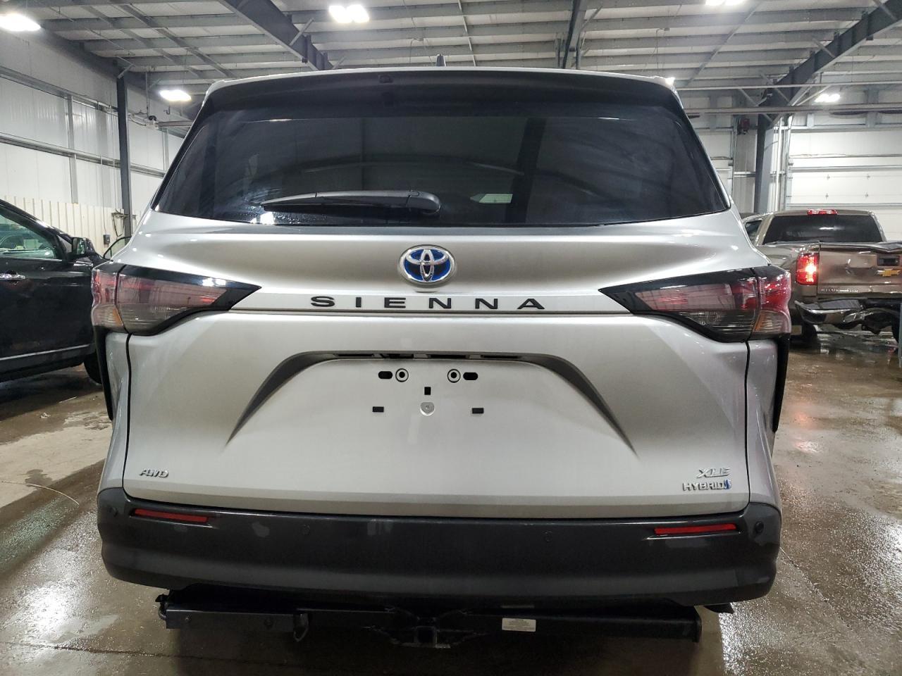 2023 TOYOTA SIENNA