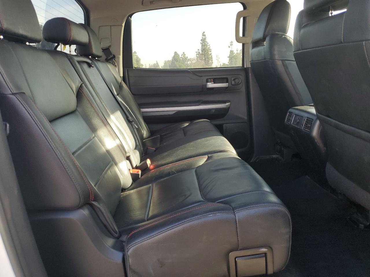 2017 TOYOTA TUNDRA