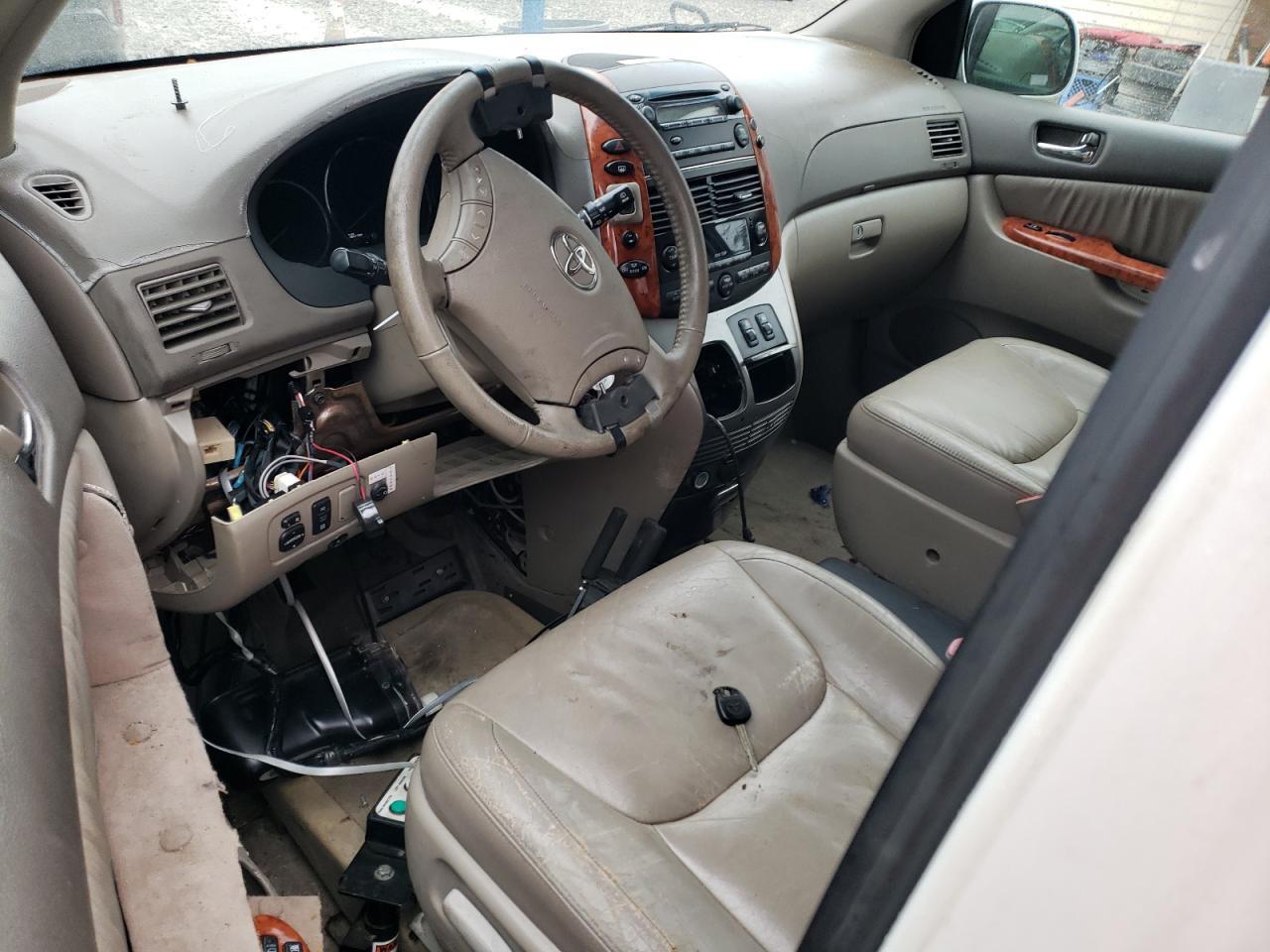 2008 TOYOTA SIENNA