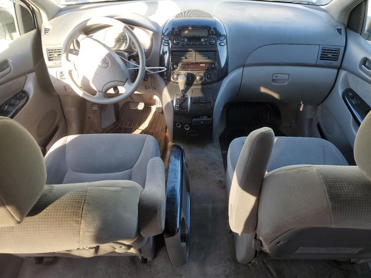 2005 TOYOTA SIENNA