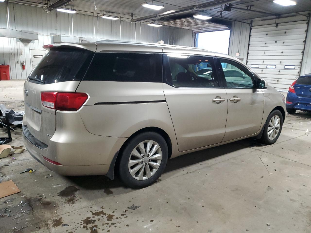 2016 KIA SEDONA
