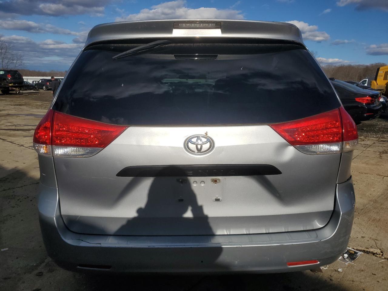 2014 TOYOTA SIENNA