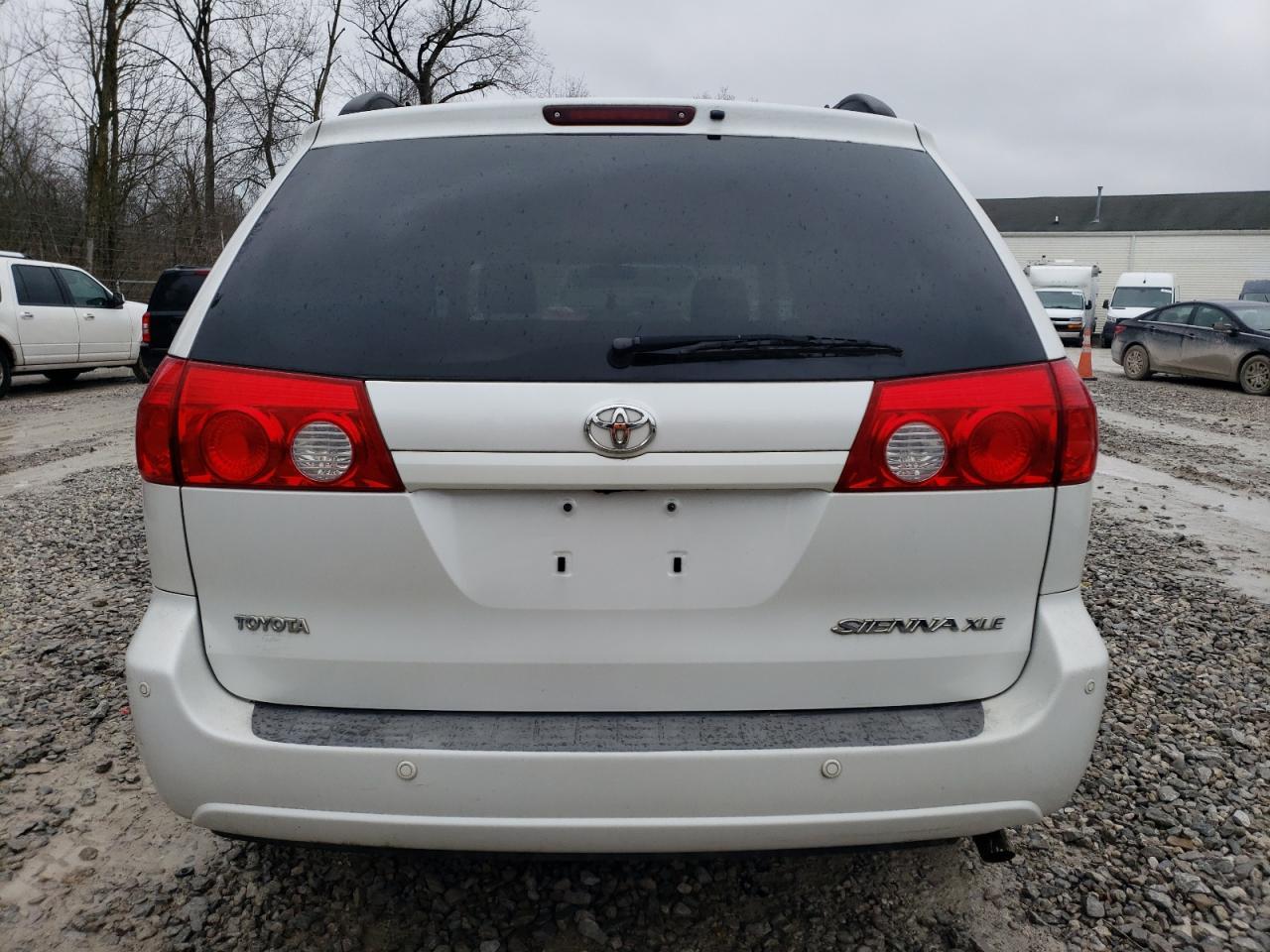 2008 TOYOTA SIENNA