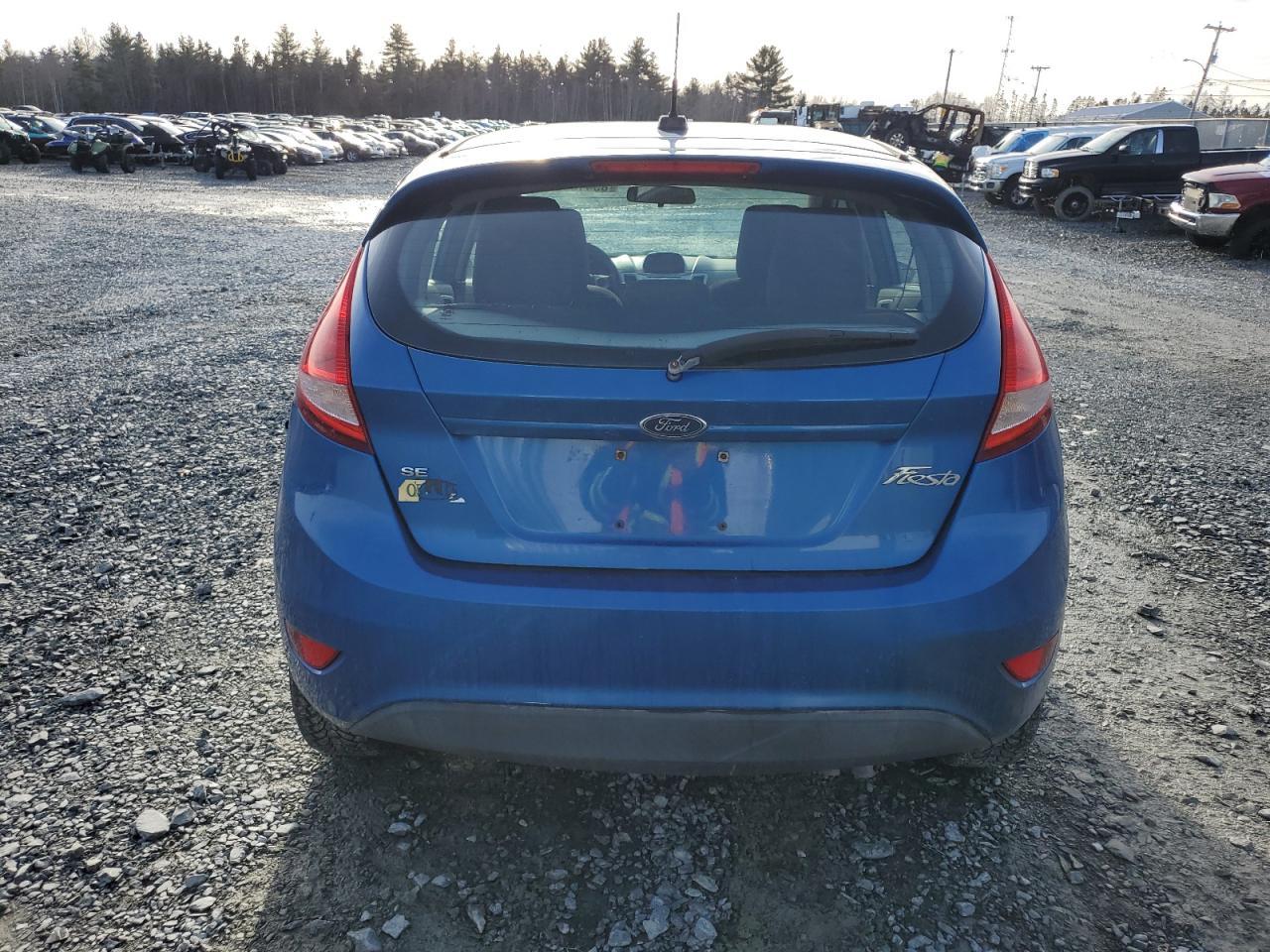 2011 FORD Fiesta