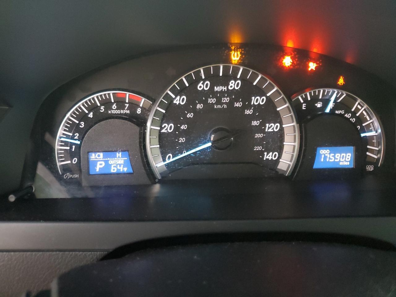 2014 TOYOTA CAMRY
