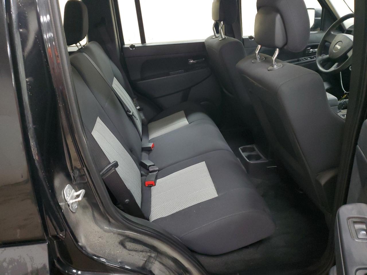 2010 JEEP Liberty