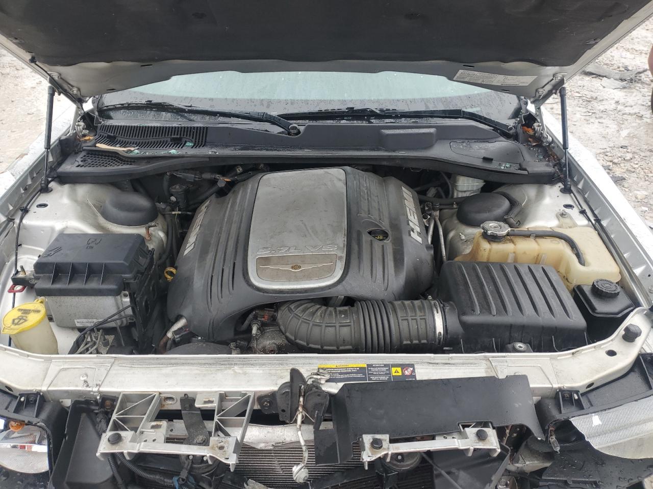2005 CHRYSLER 300