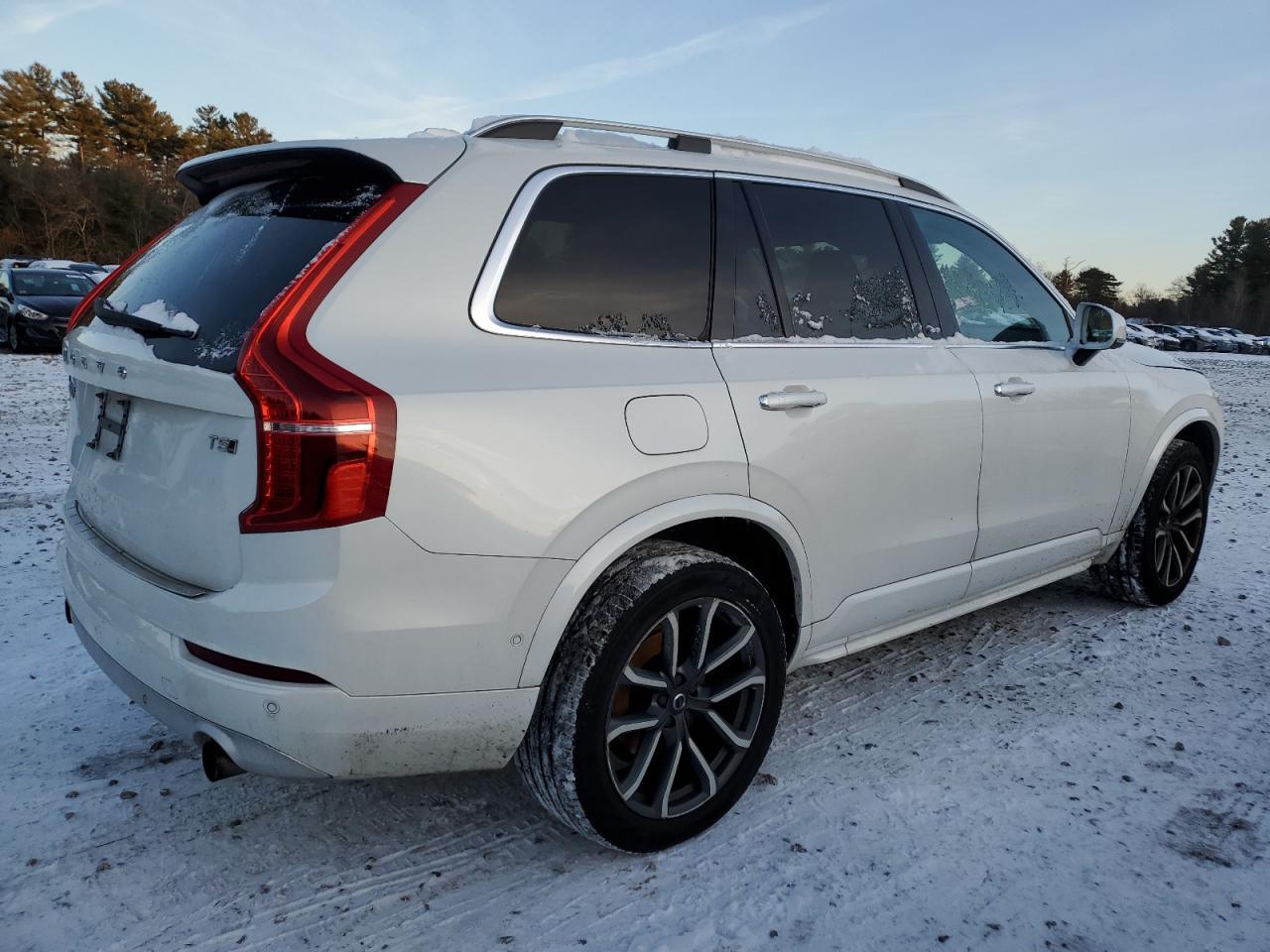 2018 VOLVO XC90