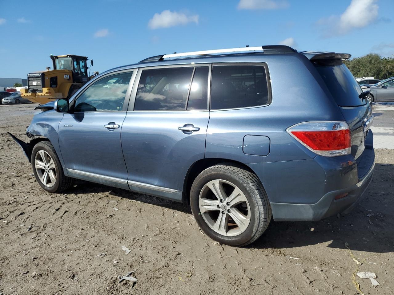 2011 TOYOTA HIGHLANDER