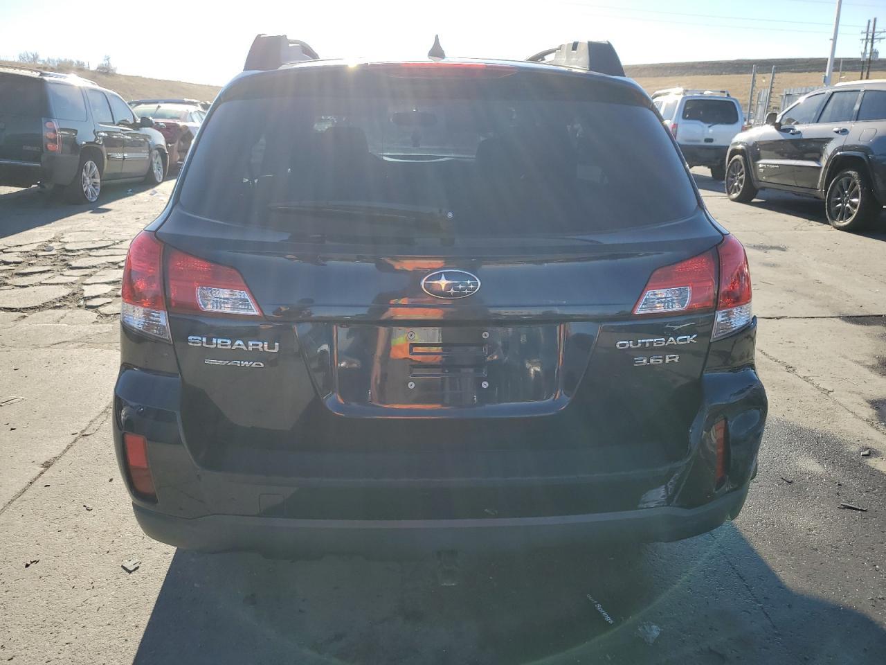 2013 SUBARU Outback