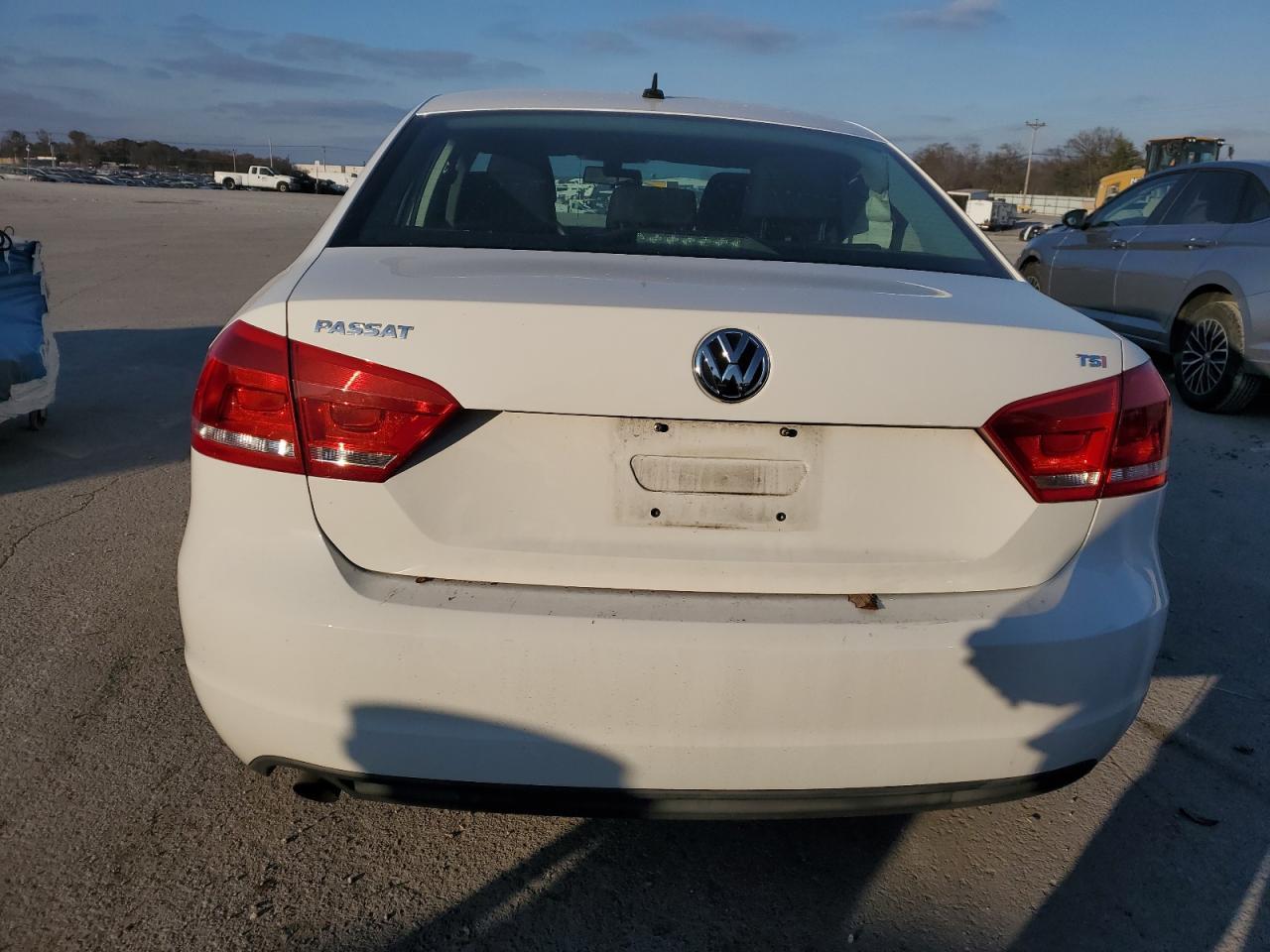 2014 VOLKSWAGEN Passat