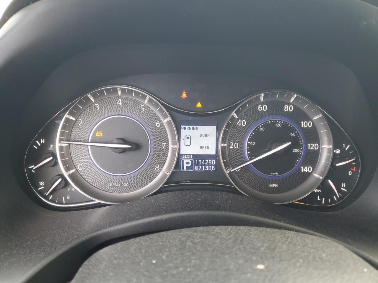 2011 INFINITI QX56