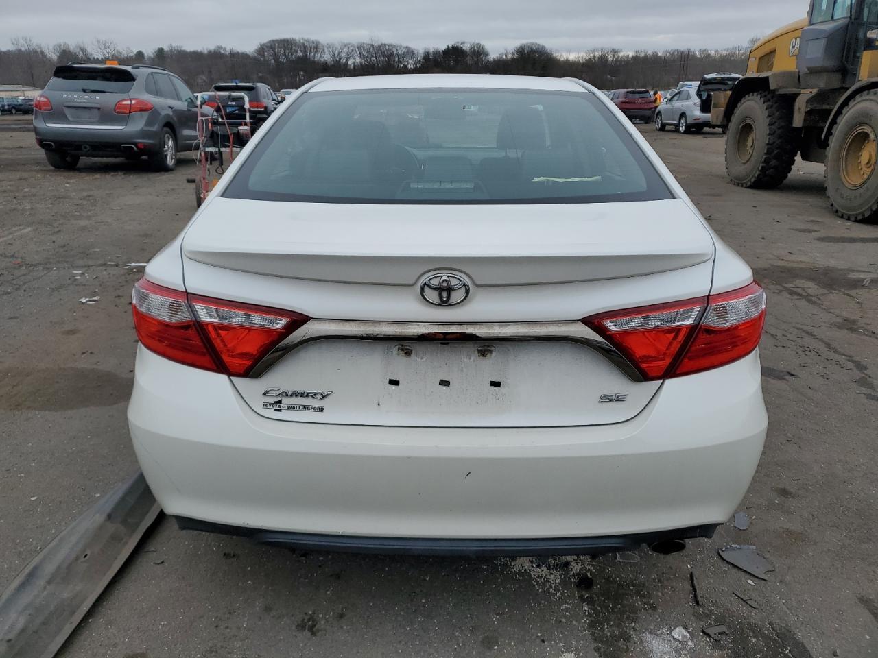2016 TOYOTA CAMRY