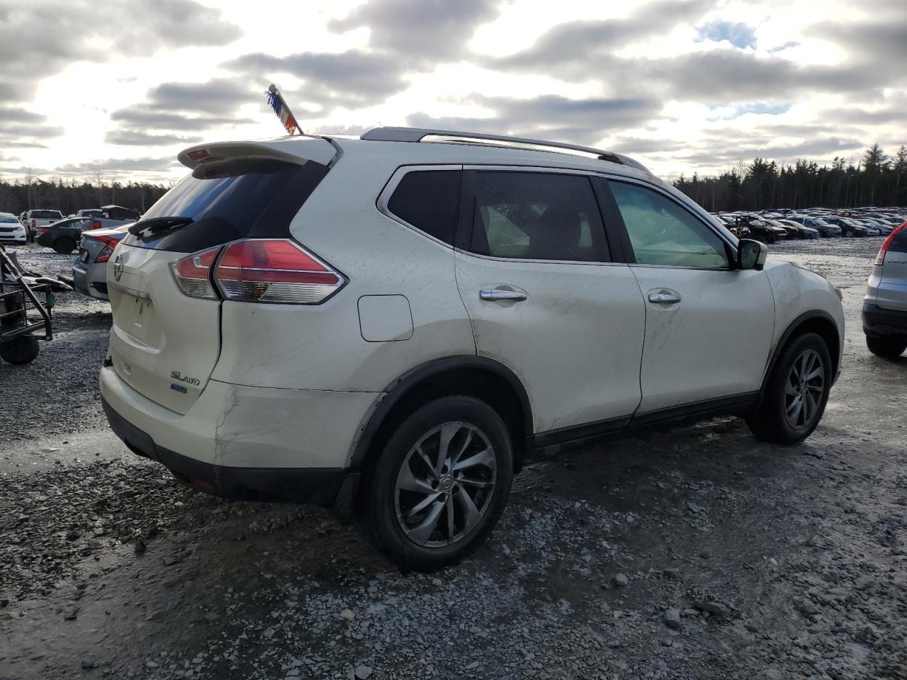2015 NISSAN ROGUE