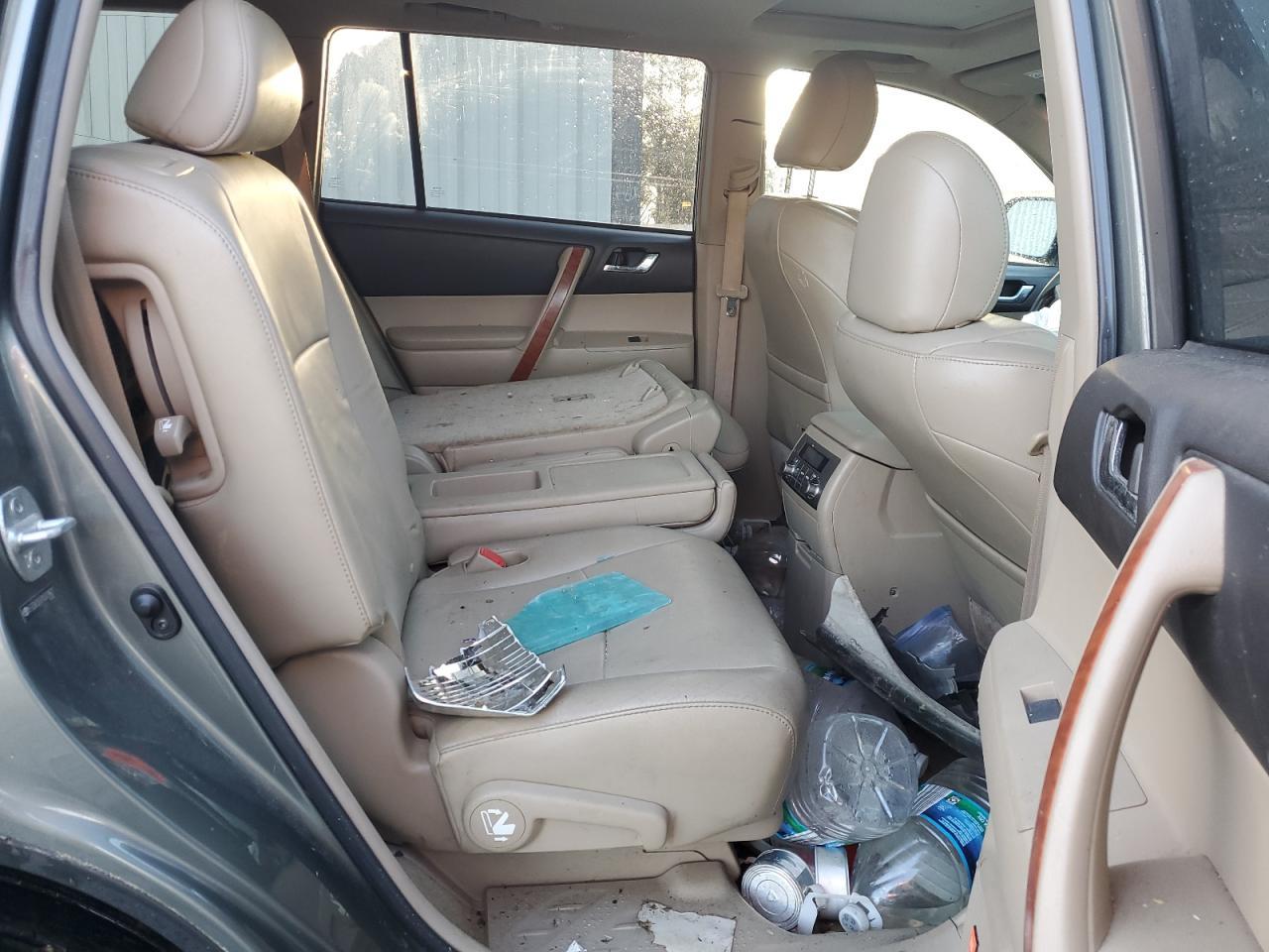 2010 TOYOTA HIGHLANDER