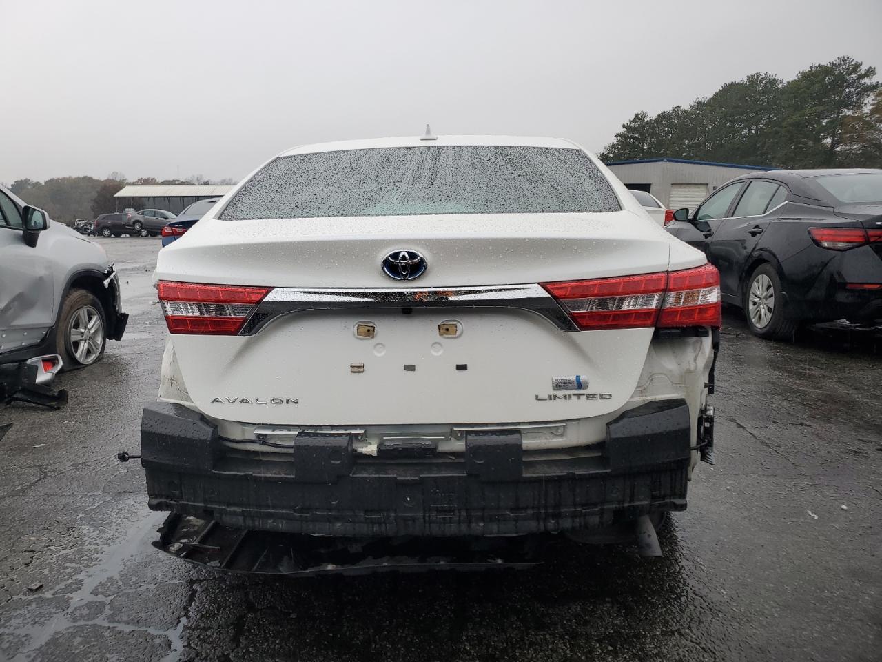 2013 TOYOTA Avalon
