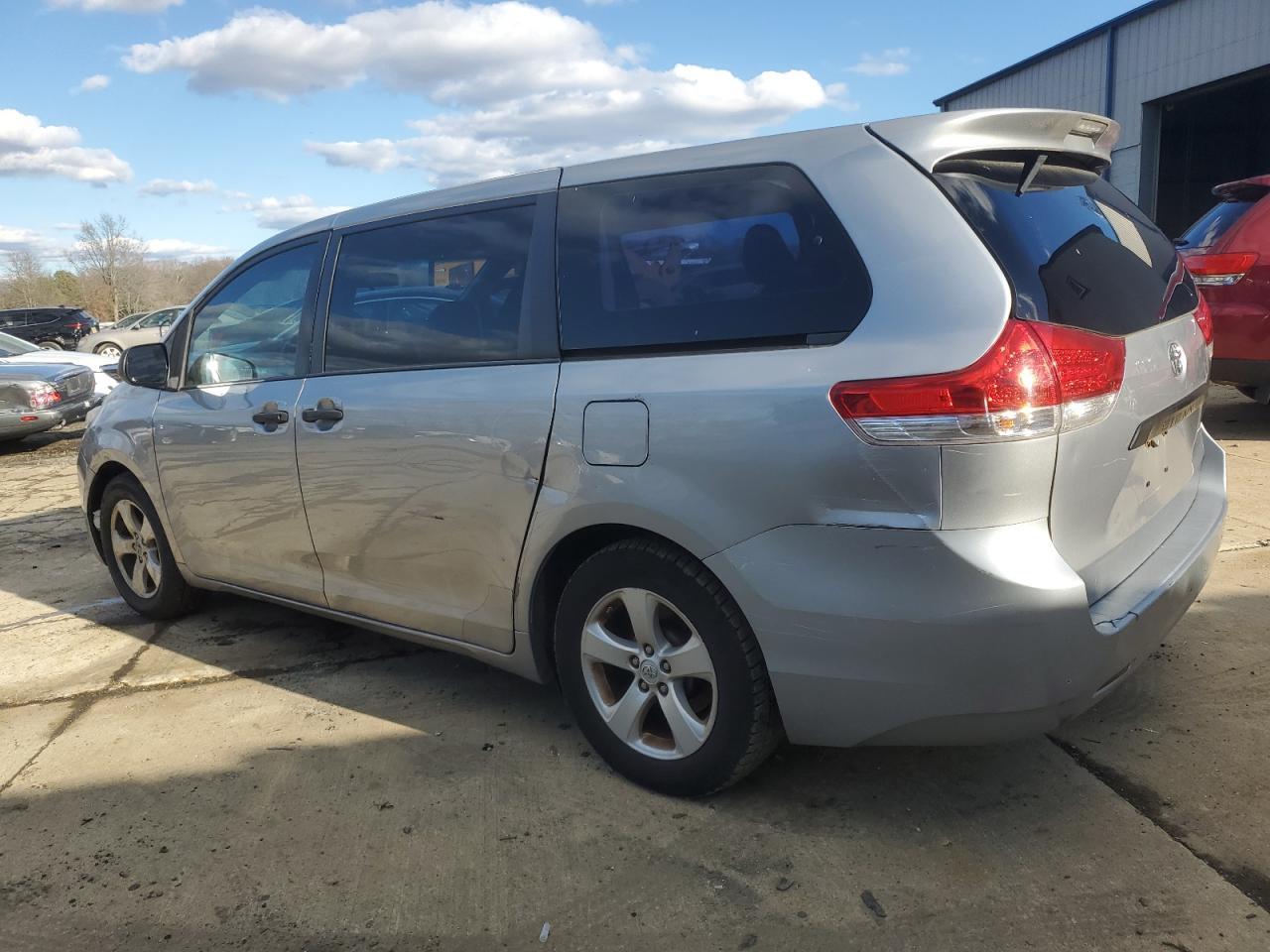 2014 TOYOTA SIENNA