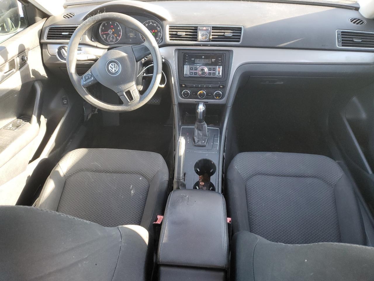 2012 VOLKSWAGEN Passat