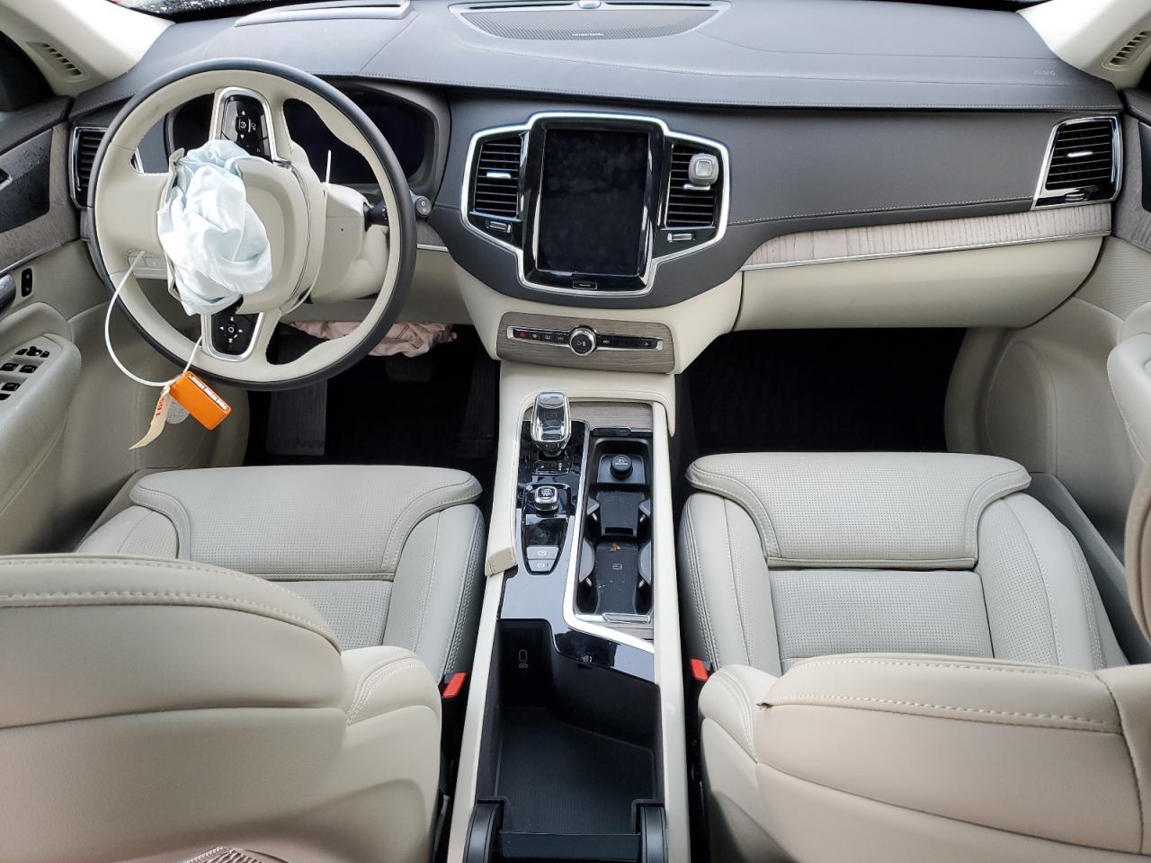 2024 VOLVO XC90