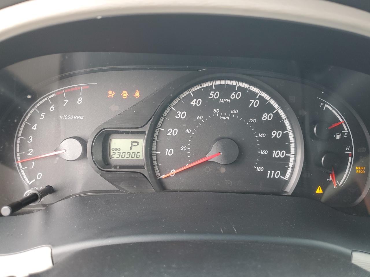 2011 TOYOTA SIENNA
