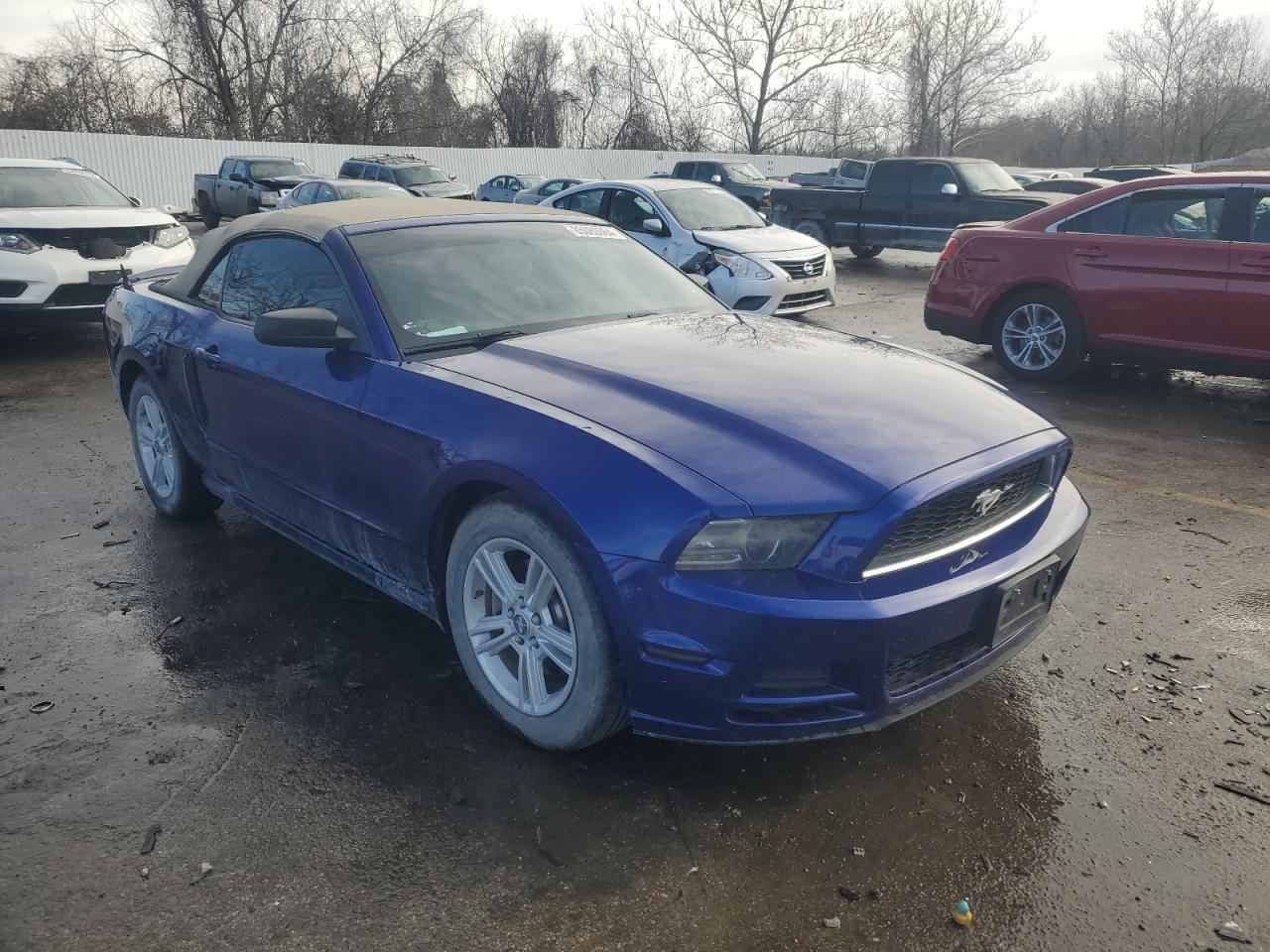 2013 FORD MUSTANG