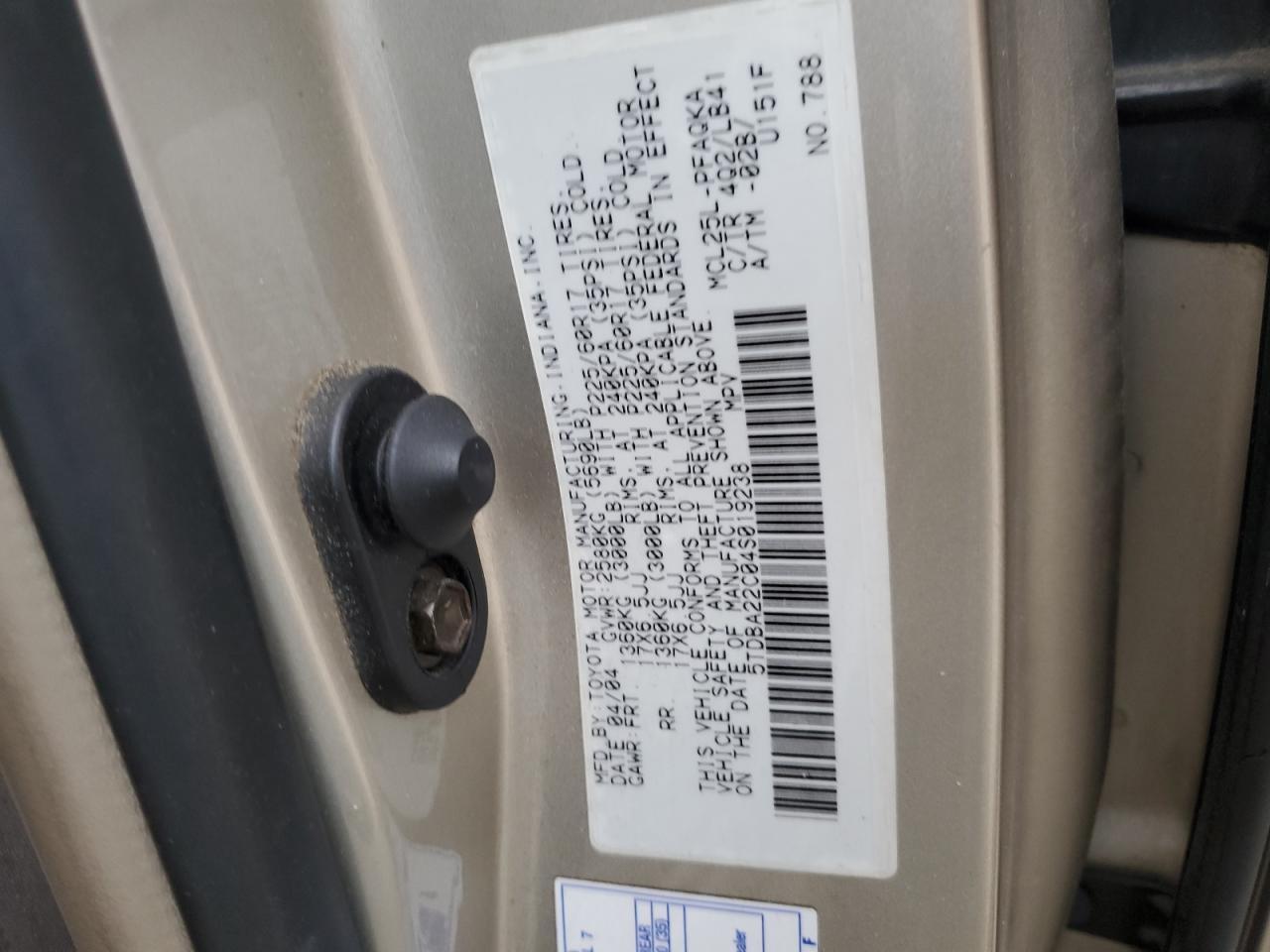 2004 TOYOTA SIENNA