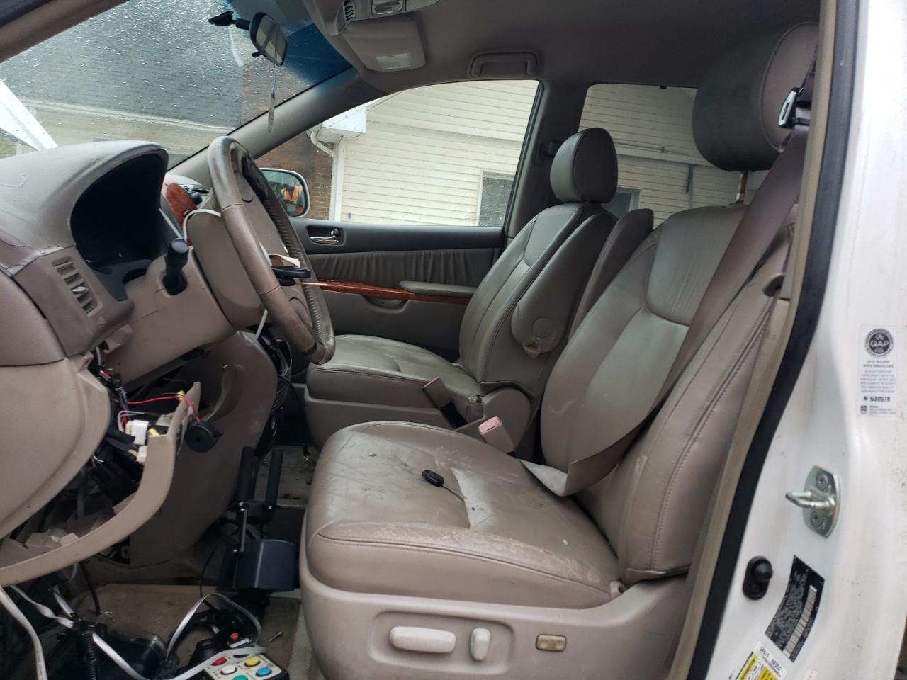 2008 TOYOTA SIENNA