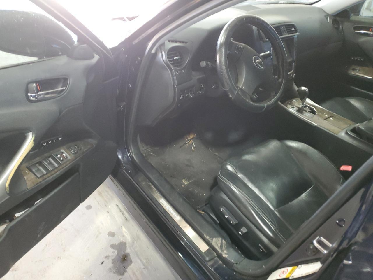 2010 LEXUS Is