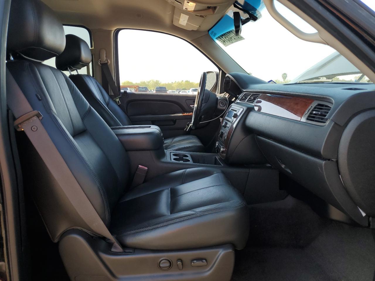 2012 CHEVROLET Suburban