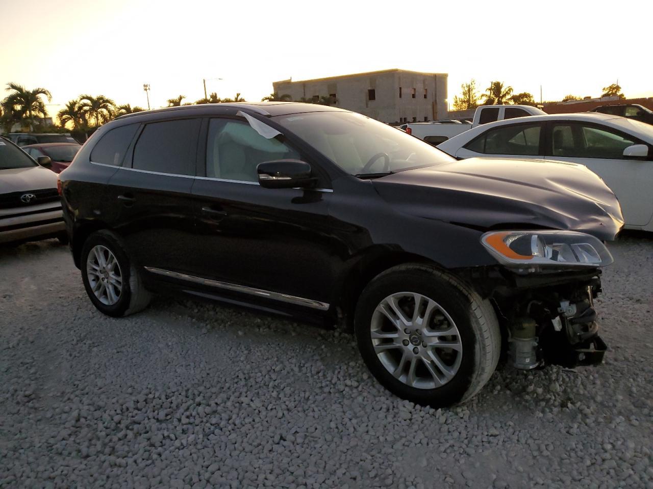 2016 VOLVO XC60