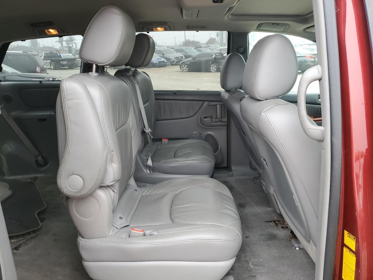 2009 TOYOTA SIENNA