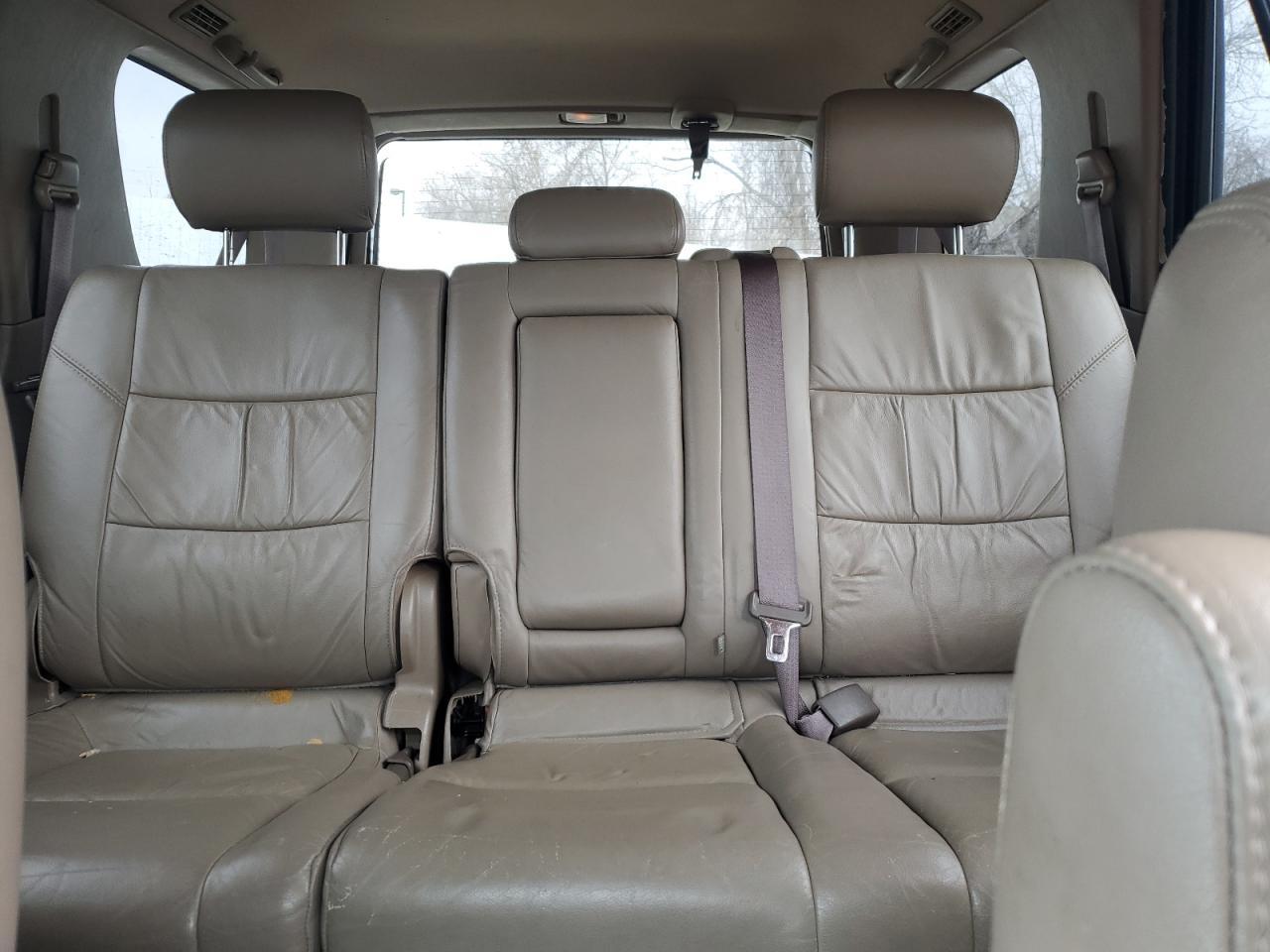 2002 TOYOTA Sequoia