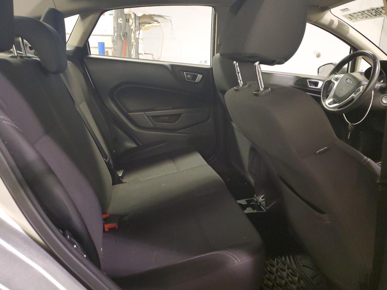 2015 FORD Fiesta