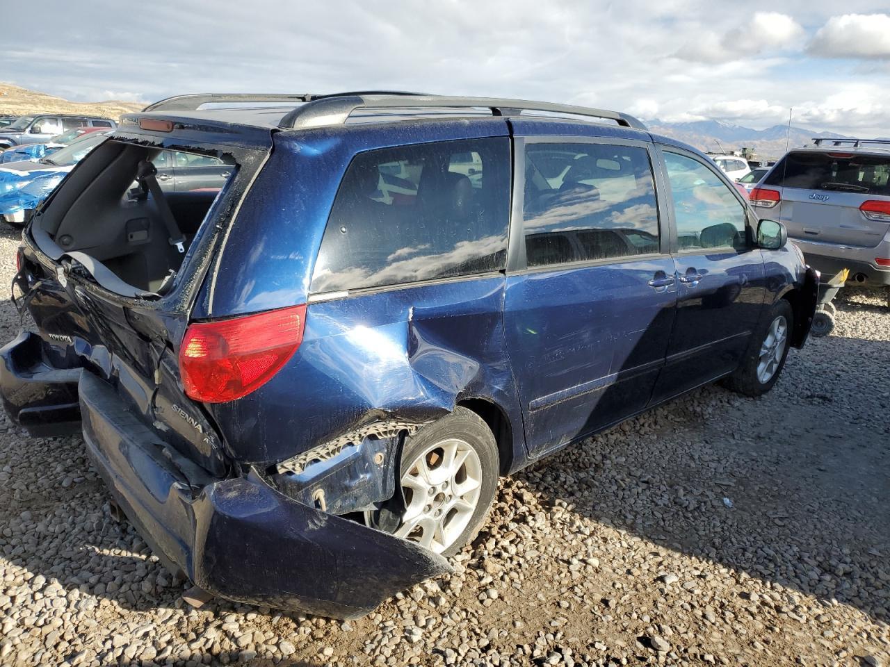 2006 TOYOTA SIENNA