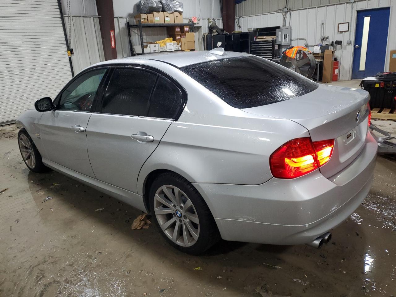 2011 BMW 3 SERIES