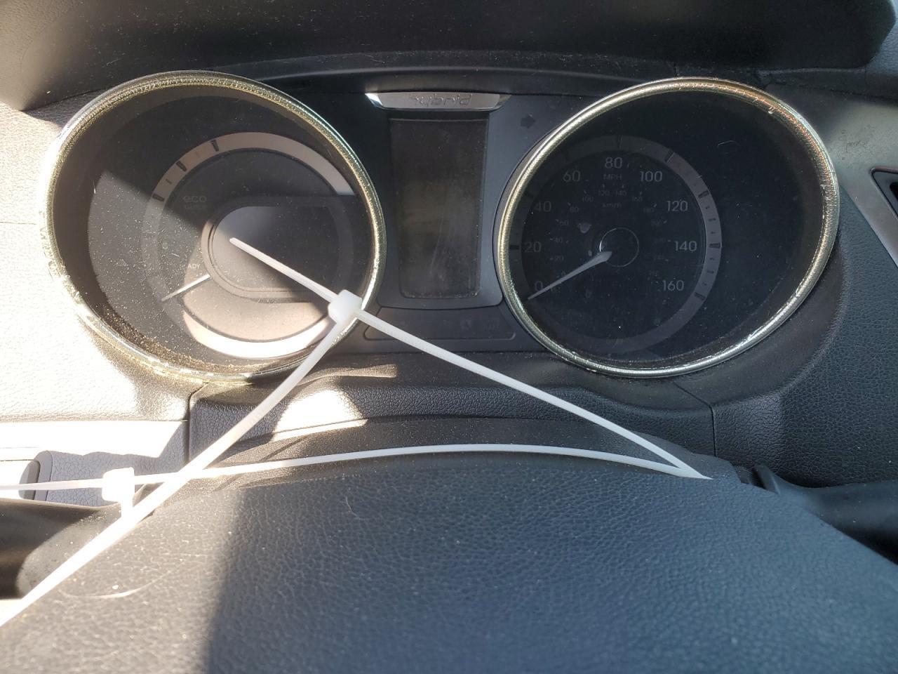 2011 HYUNDAI SONATA