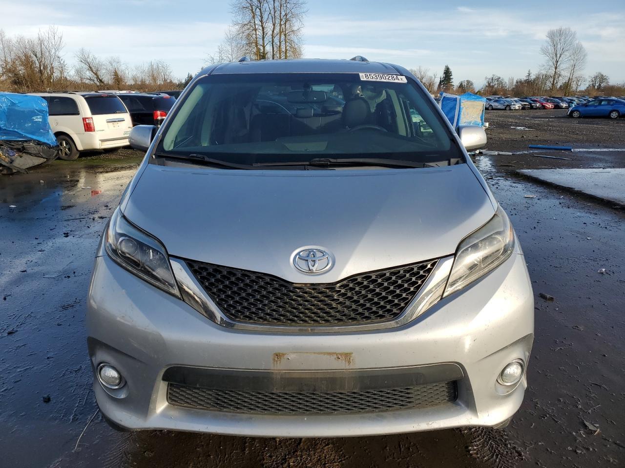 2017 TOYOTA SIENNA
