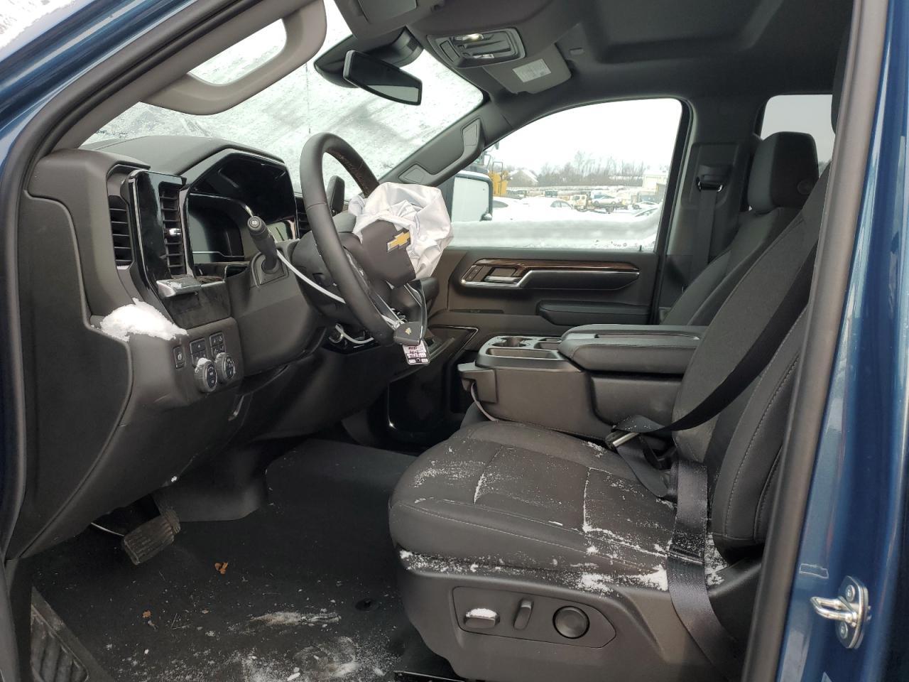 2024 CHEVROLET Silverado