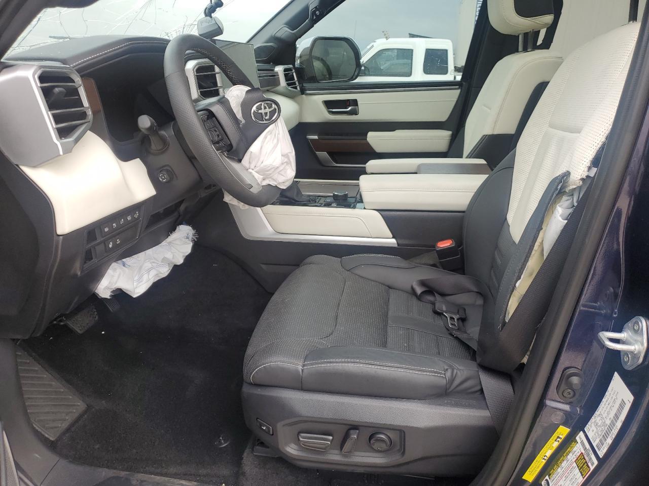 2024 TOYOTA Sequoia