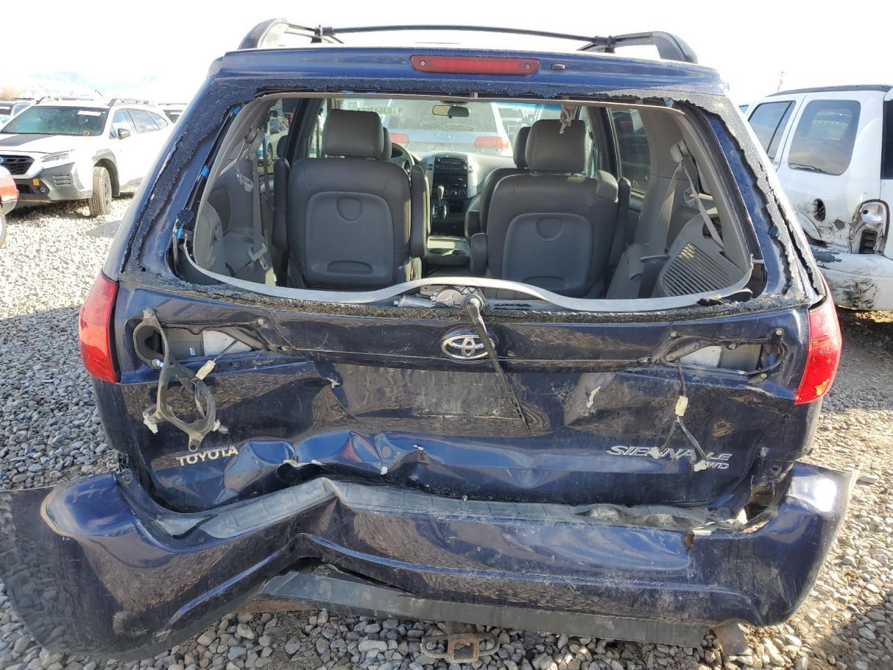 2006 TOYOTA SIENNA
