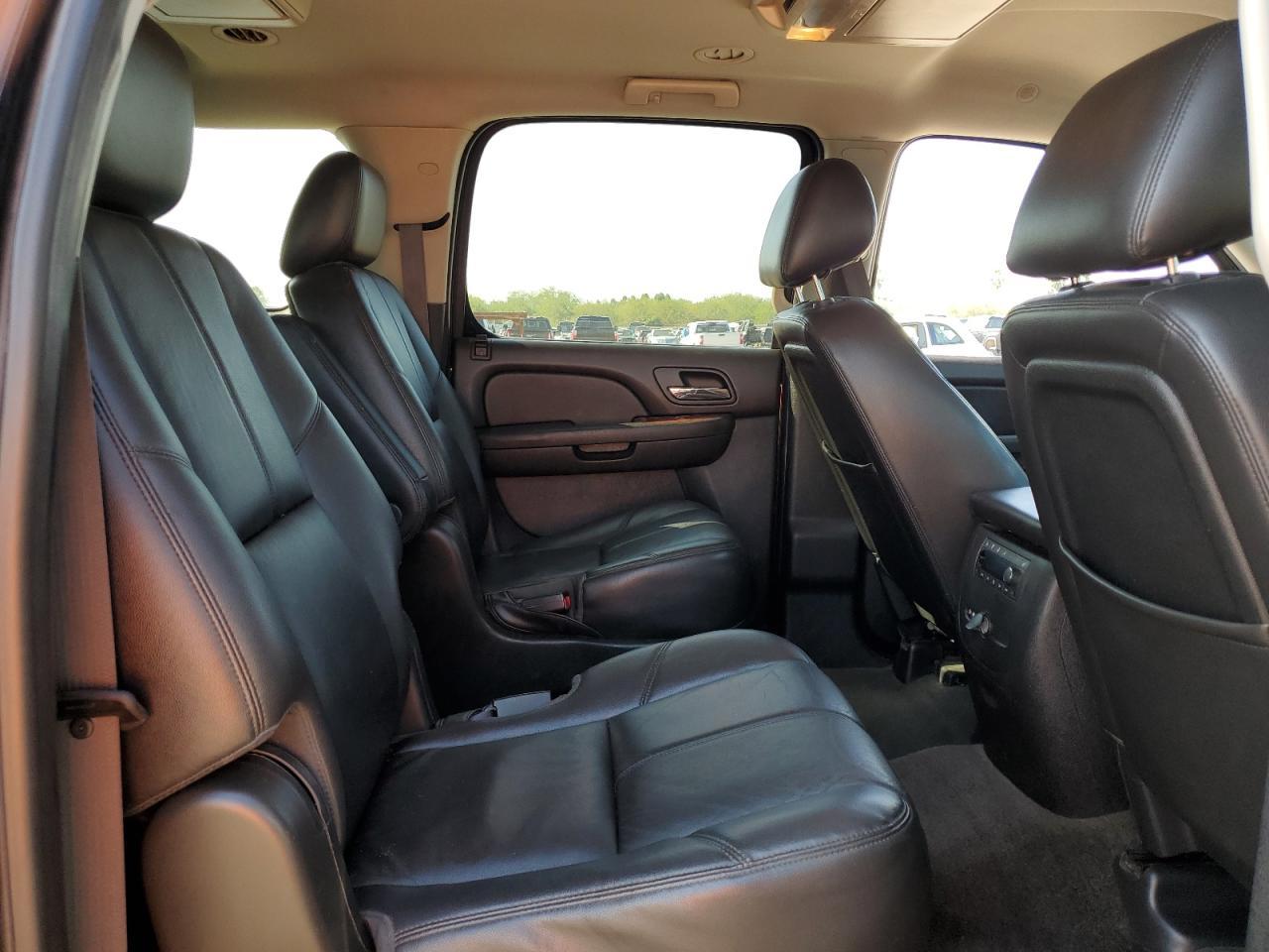 2012 CHEVROLET Suburban