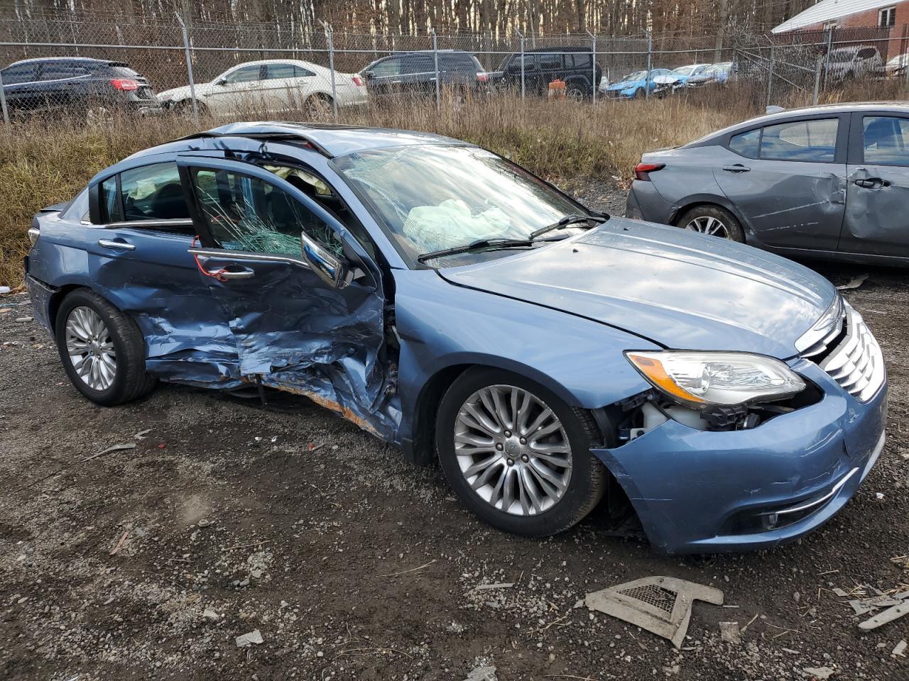 2011 CHRYSLER 200