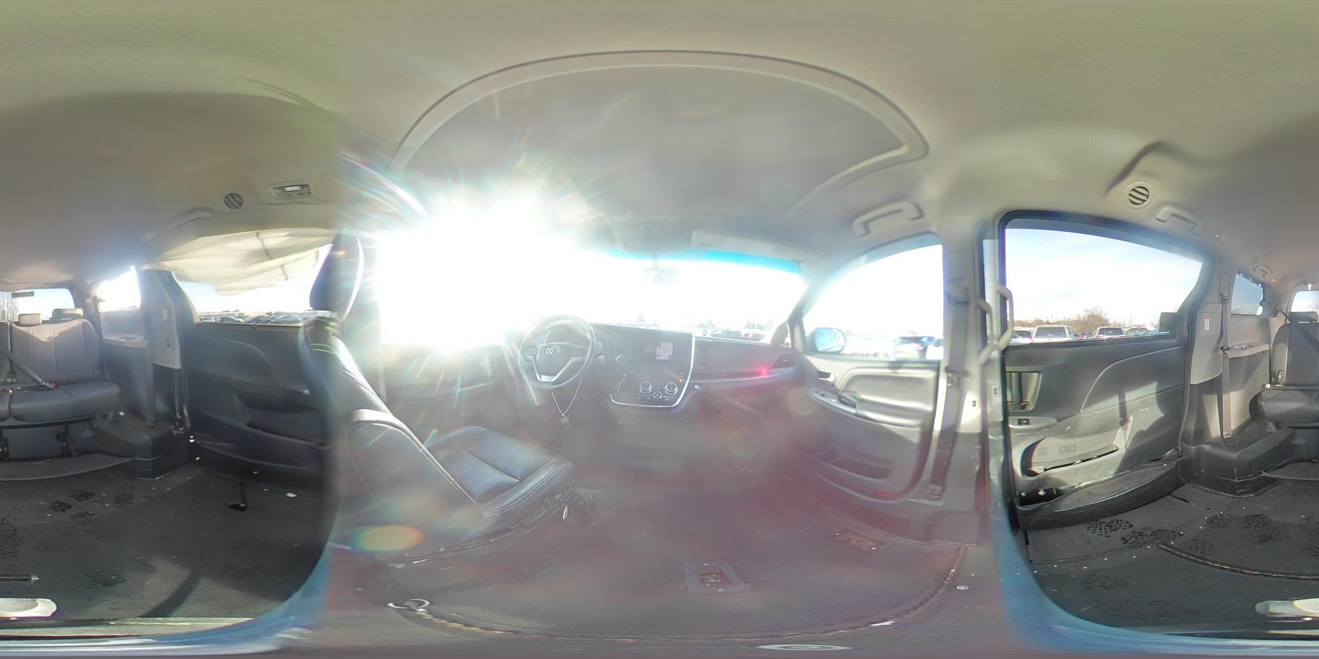 2017 TOYOTA SIENNA