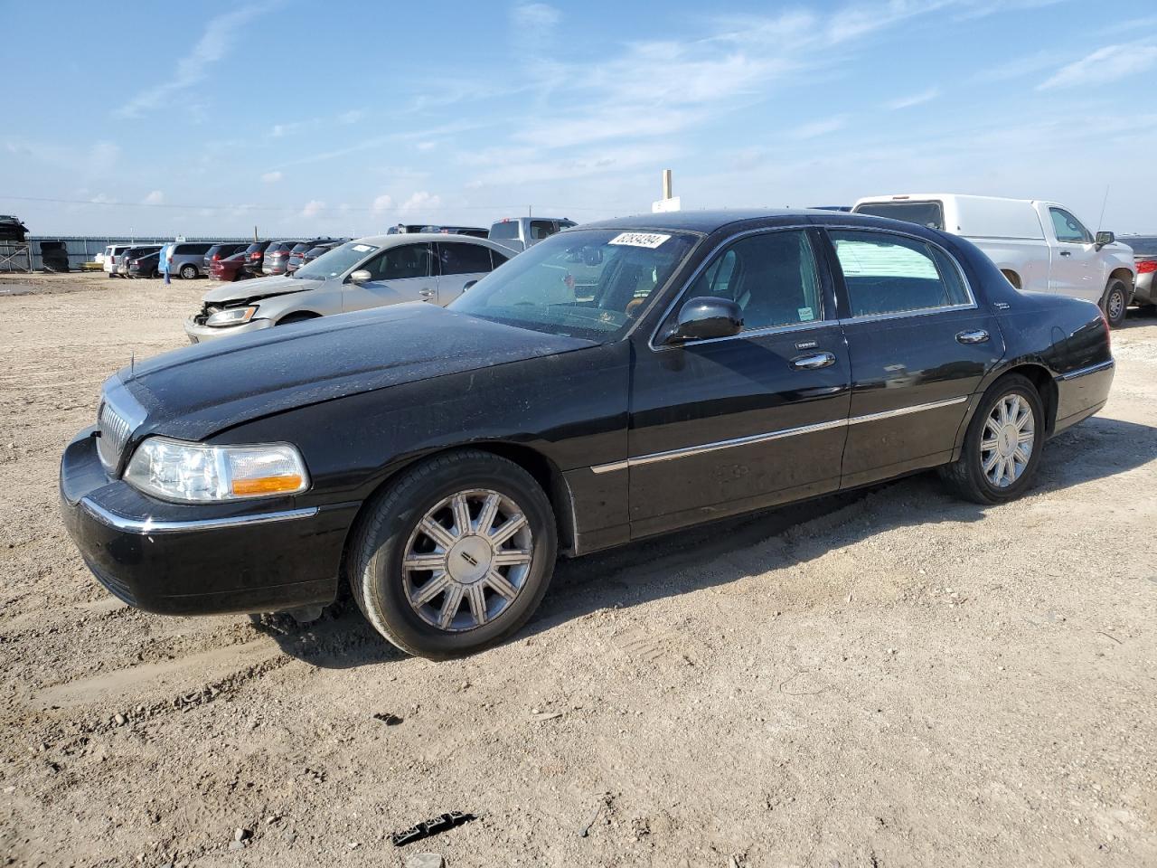2011 LINCOLN Town Car