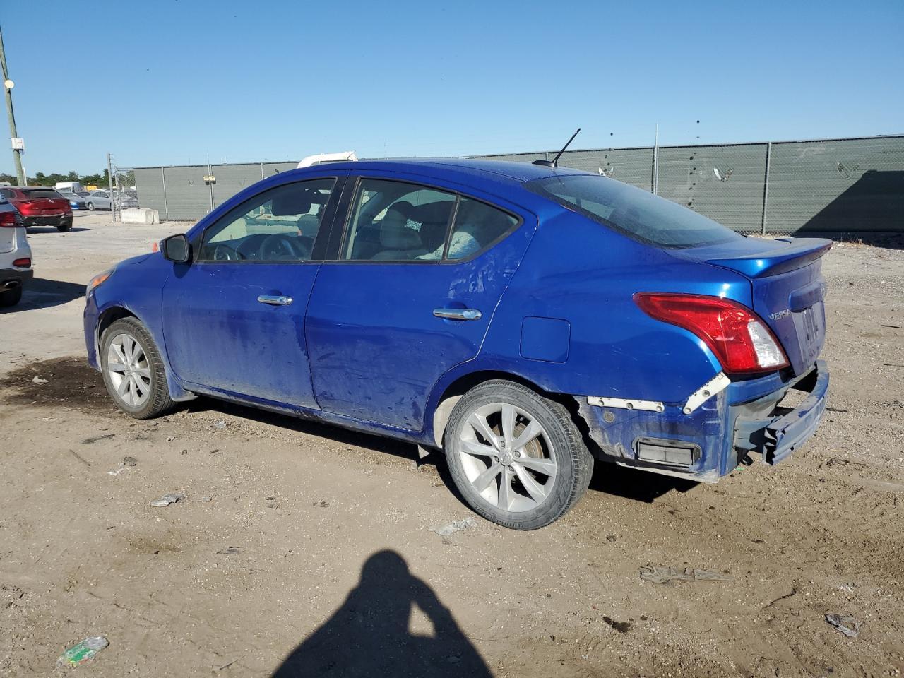 2017 NISSAN VERSA