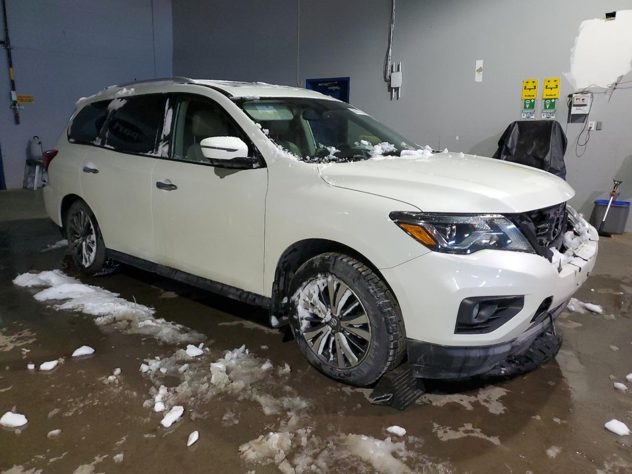 2017 NISSAN PATHFINDER