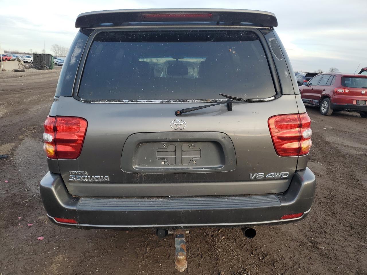 2004 TOYOTA Sequoia