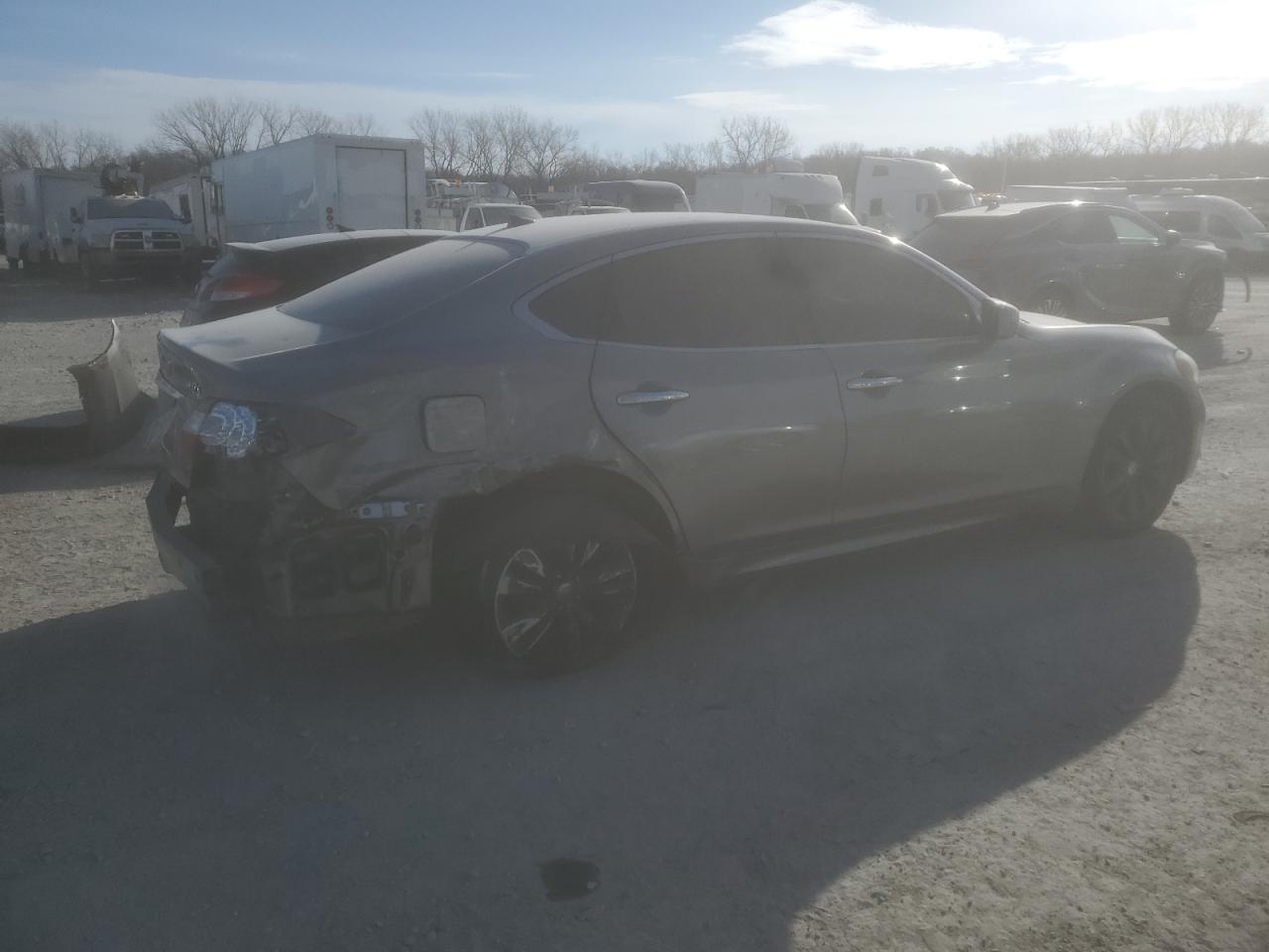 2011 INFINITI M37