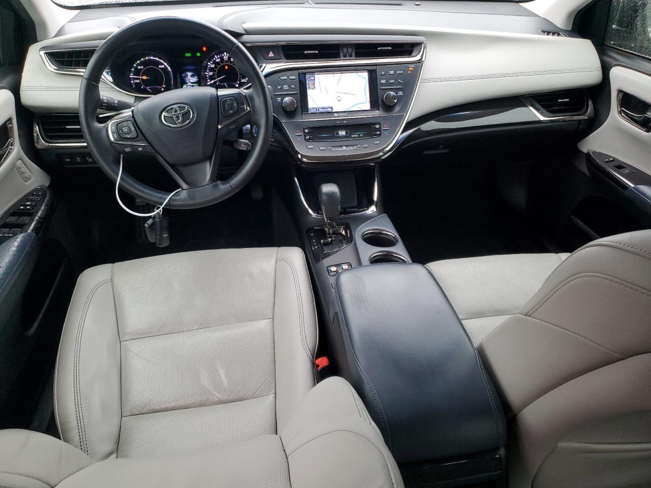 2013 TOYOTA Avalon